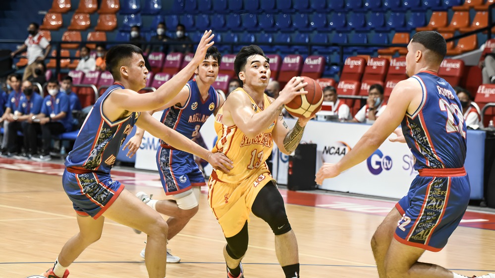 Salvador Pinangunahan ang JRU Bombers